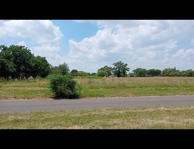 LAND FOR SALE IN CARLETONVILLE